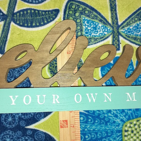 Decorative Wood Sign Believe In Your Own Magic - Picture 7 of 8